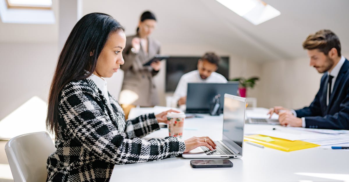 如何运用效果可靠的营销策略来吸引第一批顾客